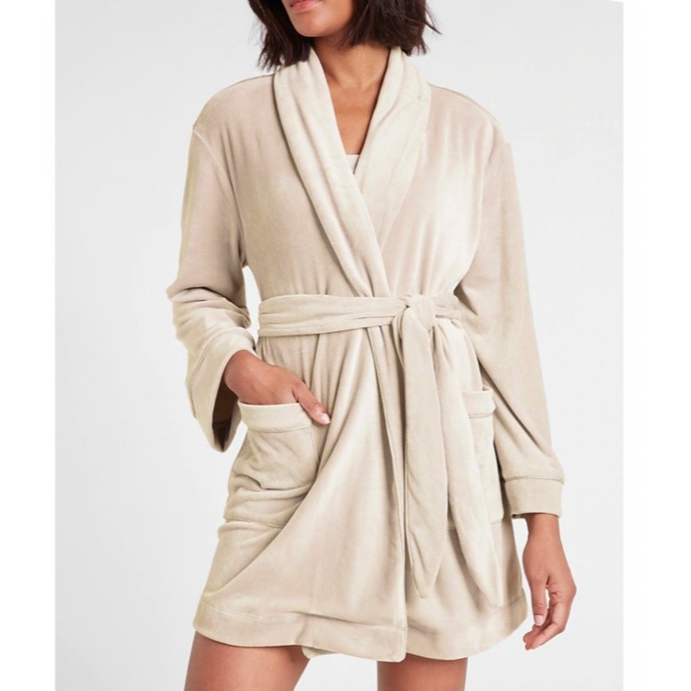 NWT $88 Express Edition Oversized Soft Dreamy Neutral Velour Robe Ivory/Cream XS